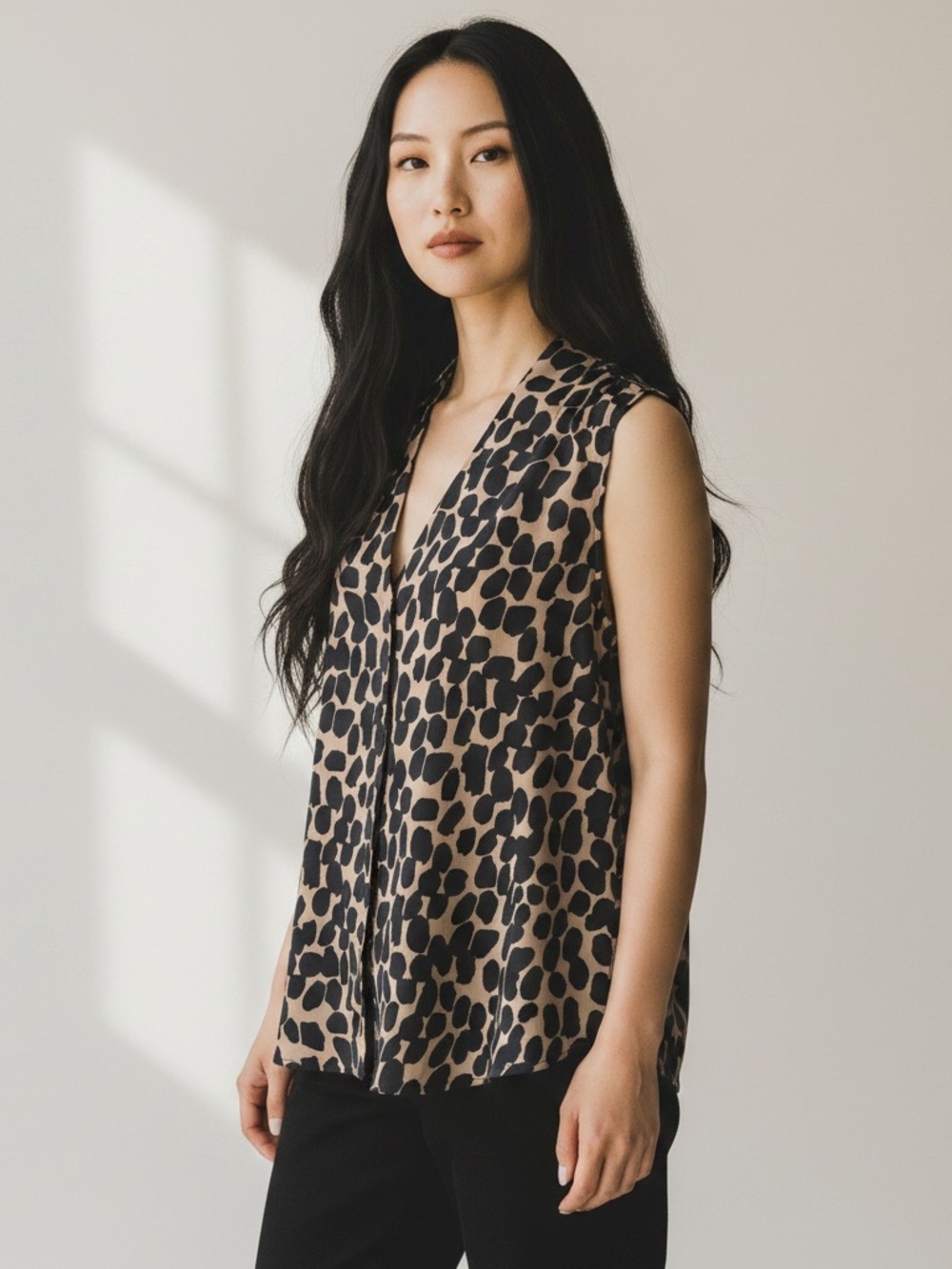 ecru Print V-Neck Sleeveless Camisole in Beige and Black